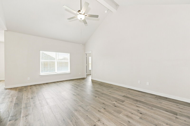 2,245/Mo, 105 Thomas Paine Dr Venus, TX 76084 Living Room View 2
