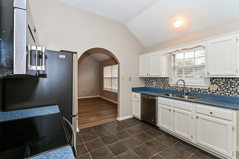 1,920/Mo, 9908 Morgan Manor Dr Olive Branch, MS 38654 Kitchen View 2