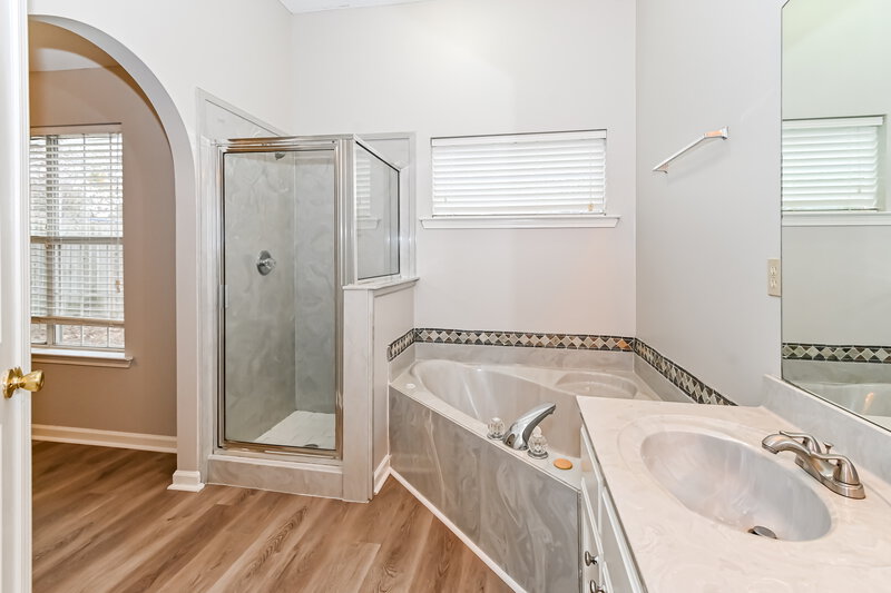 1,920/Mo, 9908 Morgan Manor Dr Olive Branch, MS 38654 Main Bathroom View