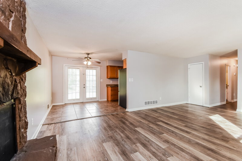 1,810/Mo, 2714 Beaver Creek Crossing SW Powder Springs, GA 30127 Living Room View 2