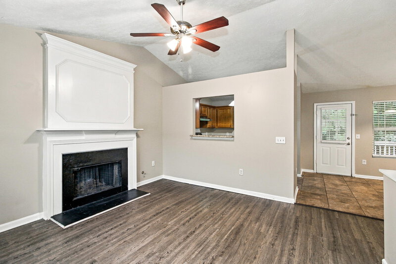 1,745/Mo, 6745 Hidden Lake Dr Rex, GA 30273 Living Room View