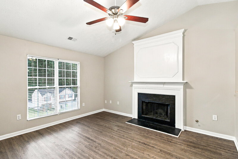 1,745/Mo, 6745 Hidden Lake Dr Rex, GA 30273 Living Room View 2