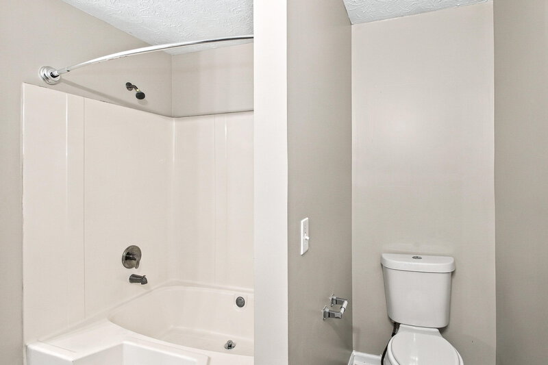 1,745/Mo, 6745 Hidden Lake Dr Rex, GA 30273 Primary Bathroom View 2