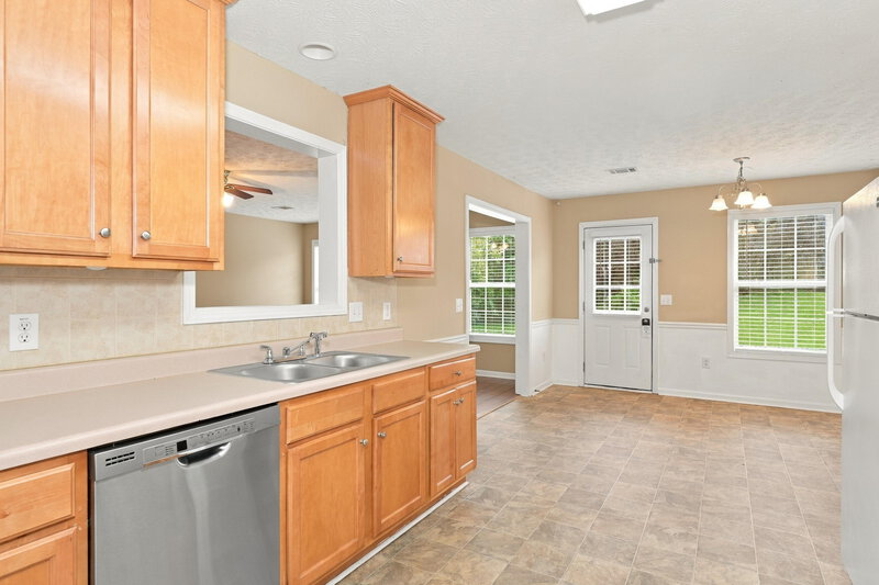 2,115/Mo, 3556 Bridle Brook Dr Auburn, GA 30011 Kitchen View