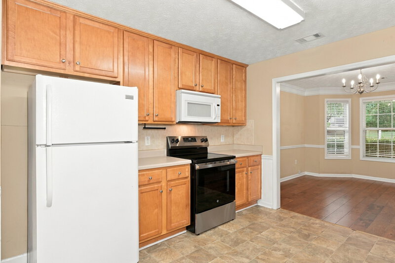 2,115/Mo, 3556 Bridle Brook Dr Auburn, GA 30011 Kitchen View 2